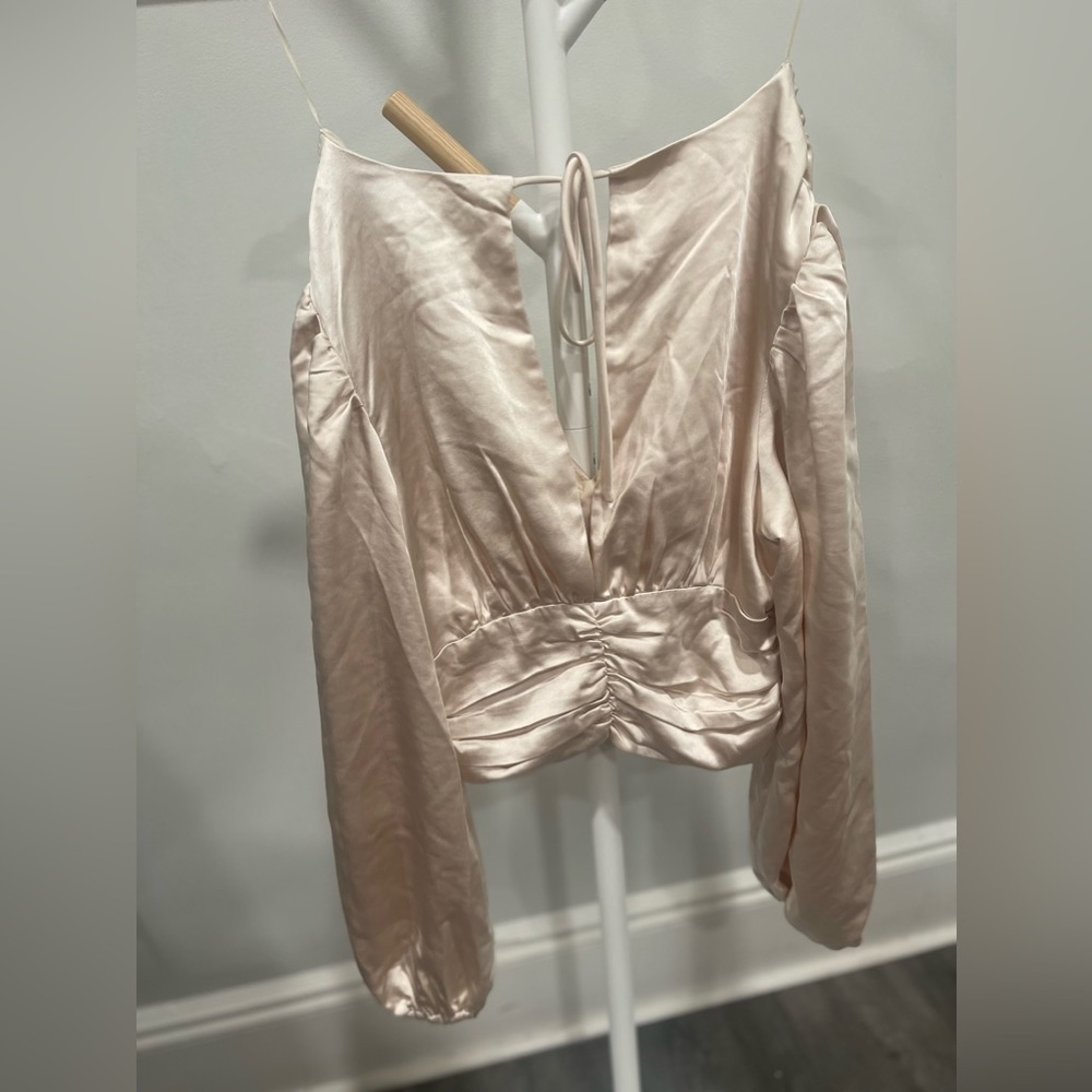 ENDLESS ROSE SATIN RUCHED TOP NEW - Picture 3 of 9